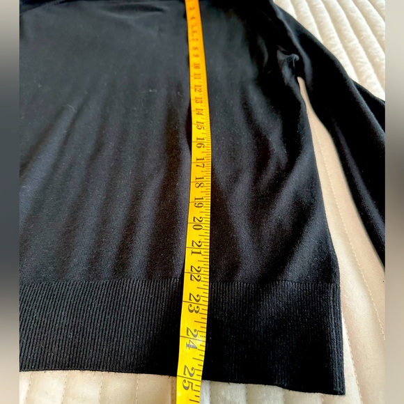 Black Banana Republic men’s V-Neck Sweater - sz S - Picture 5 of 5